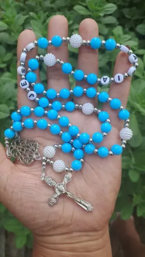 Terços e chaveiros personalizados
