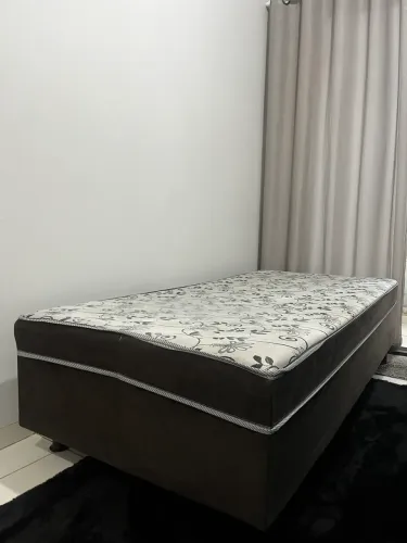 Base cama box de solteiro.