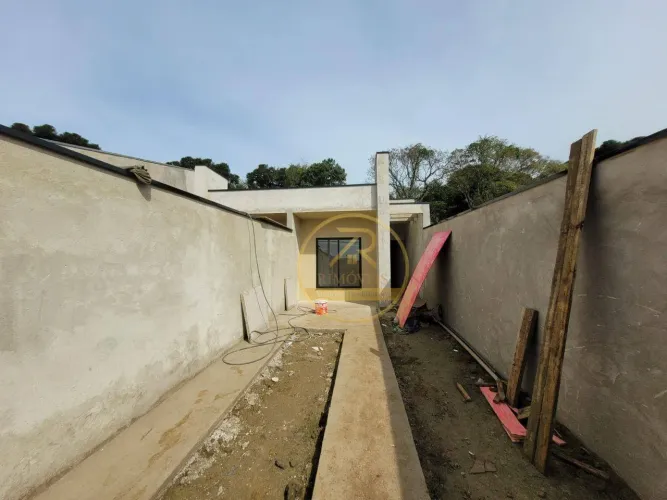 Casa com 2 dormitórios à venda, 69 m² por R$ 420.000 - Sítio Cercado - Curitiba/PR