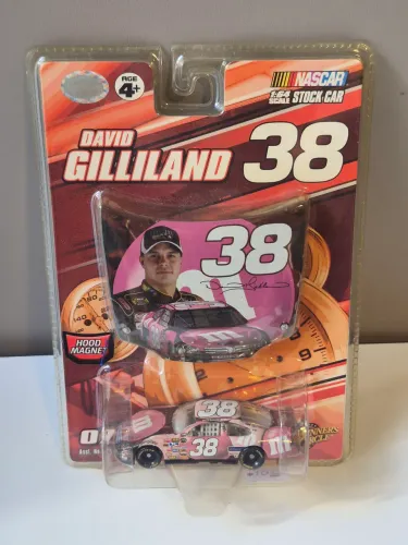 Miniatura Nascar Winners Circle David Gilliland M&Ms Rosa