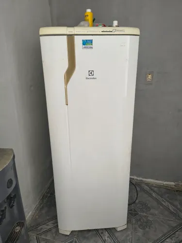 Geladeira Electrolux refe39