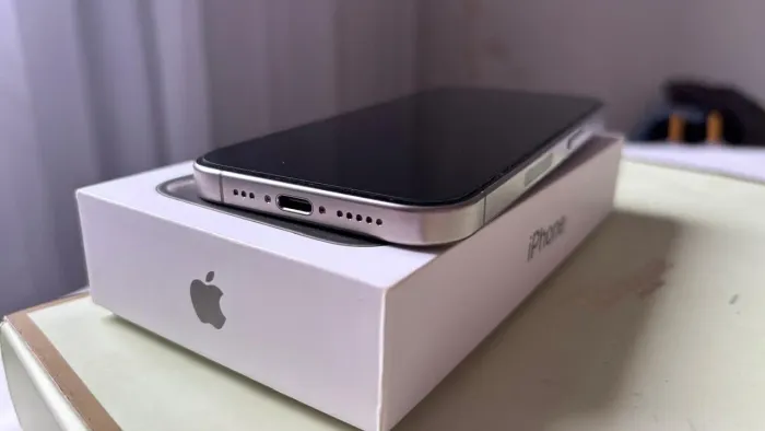 iPhone 15 pro 256 Gb cor titânio