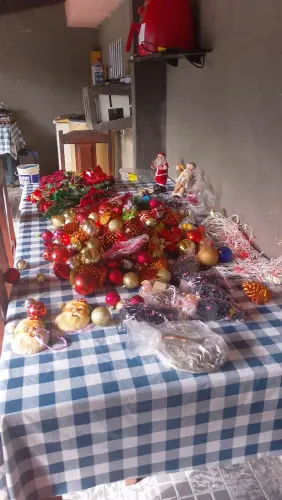 VÁRIOS ENFEITES NATALINOS COM 11 PISCA PISCA NOVOS