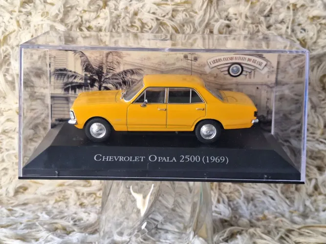 Miniatura Chevrolet Opala 2500 1969 - Carros Inesquecíveis do Brasil