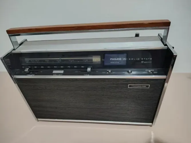 Rádio Philco Ford Solid State 9 Band Transglobe