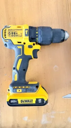 Furadeira de impacto Dewalt Brushless