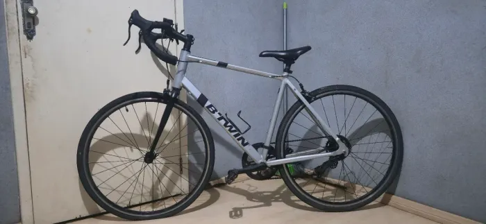 Bike speed(com camera de ar da frente furada)!!PROCURO POR OFERTAS!!