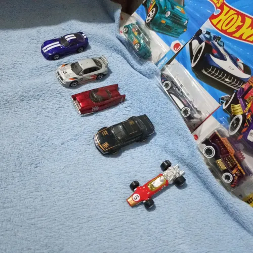 Hotwheels t-hunt e normal fora da caixa