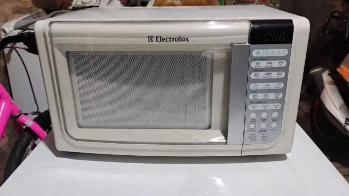 Microondas Eletrolux 23 litros