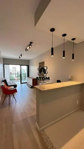 Apartamento 02 dormitórios mobiliado com sacada para locação