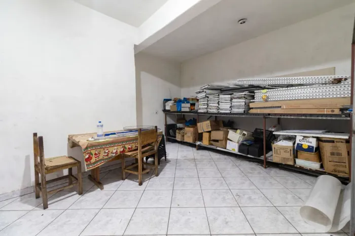Sobreloja na Estrada Lázaro Amâncio de Barros, 513 - superior 150 m²