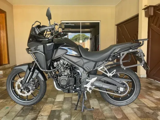 Vendo nx500 2026 moto muito nova com o ipva 2026 pago e 4.500,00 de equipamentos