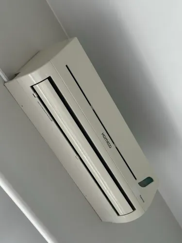 Ar-condicionado komeco 9.000 Btus em Goiânia