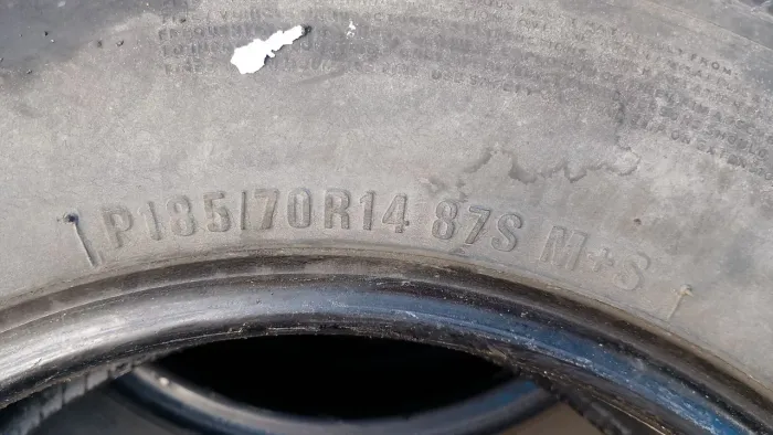 Pneu aro 14 185 70