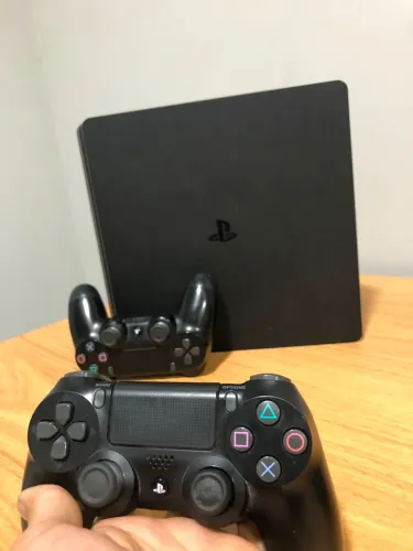 PS4 SLIM PERFEITO, COM VARIOS JOGOS