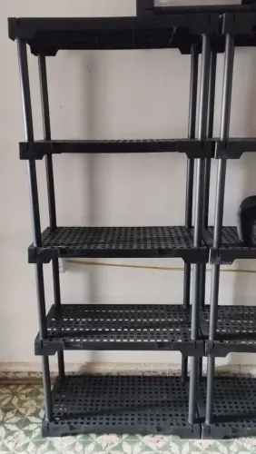 Estante de plástico modular