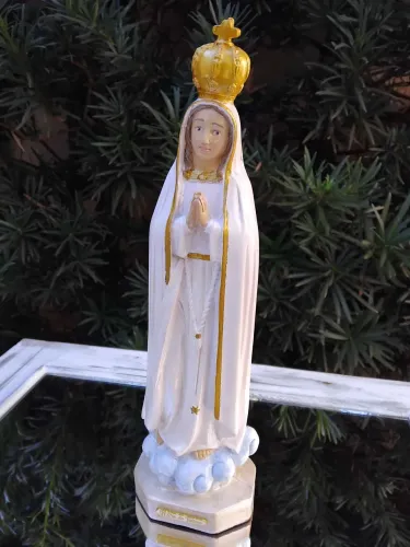Imagem sacra Nossa Senhora Fátima