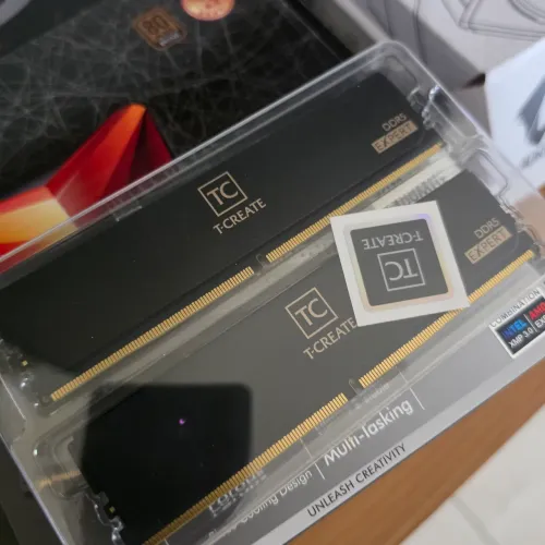 Kit memorias 32 GB Team Group T-Create DDR5 6400MHz CL32-39-39-84