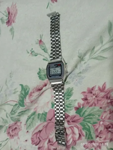 Relógio casio novo