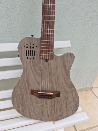 Violão flat estilo godin