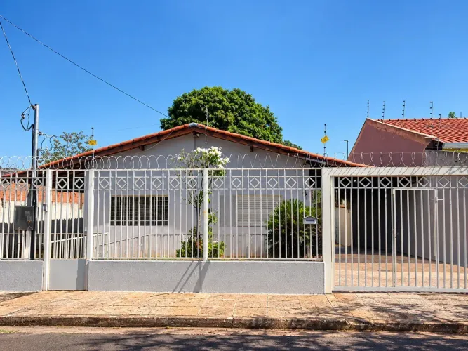 Casa terrea a venda no Santo Antonio
