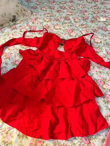 Vendo esse vestido usado uma única vez