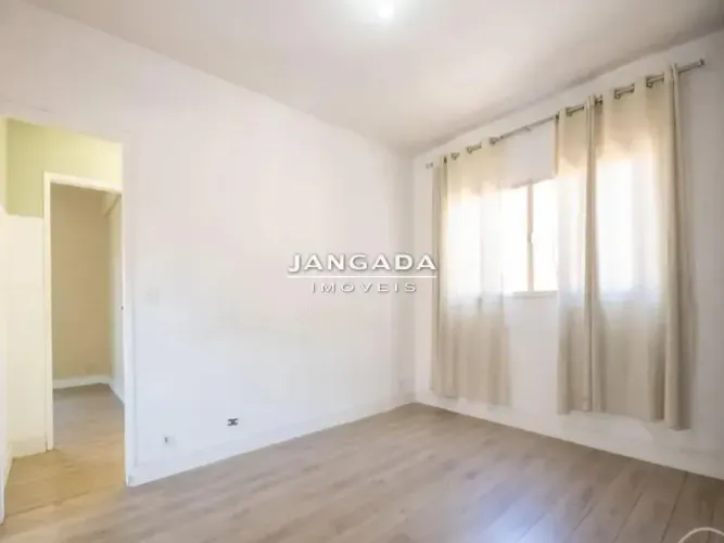 Apartamento Com Varanda - Prox. Supermercado Lopes, Ubs E Ponto Ônibus