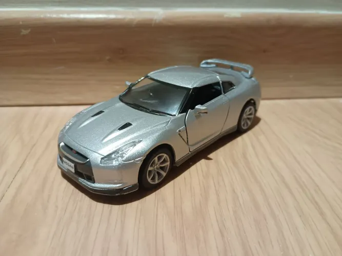 Miniatura nissan gtr r35 kinsmart 1:36