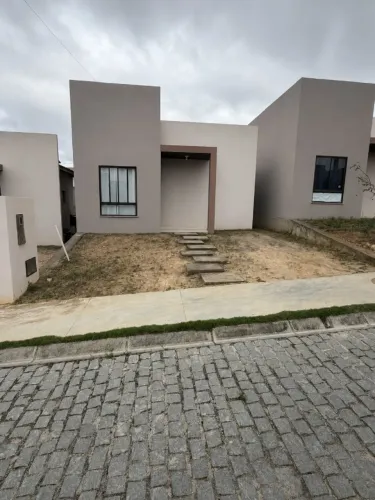 VENDO CASA NO CONDOMÍNIO GÊNOVA,NO BAIRRO PLANEJADO DO JARDIM EUROPA ( MANGABEIRA )