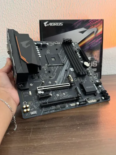 Placa Mãe B550M Aorus Elite com Caixa | Envio OLX Pay | Aceito Cartão | Entrego