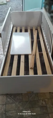 Cama de bebe com trocador