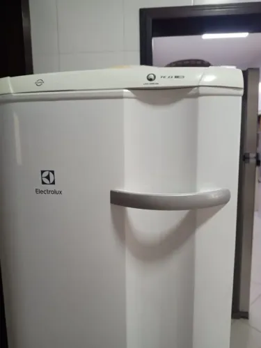 Freezer Electrolux vertical
