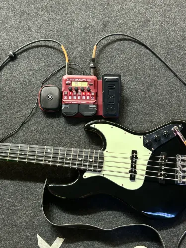 Pedal Multi Efeitos Zoom B1XFOUR