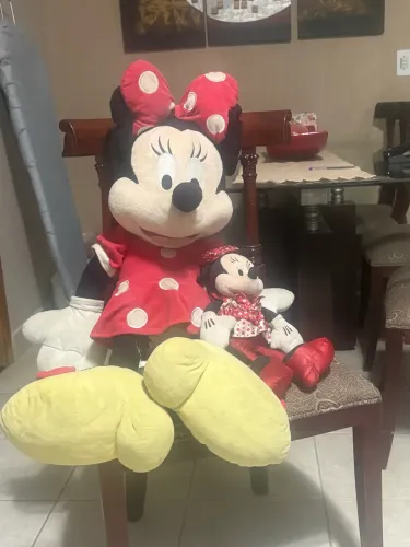 Vendo boneca de pelúcia Minnie