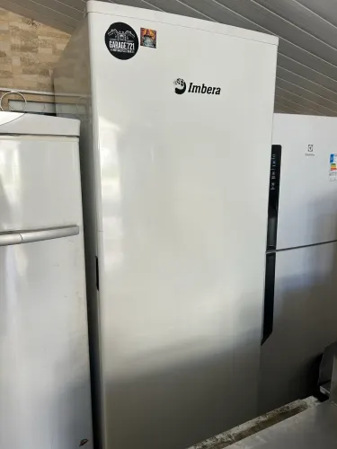 Freezer vertical 561 litros