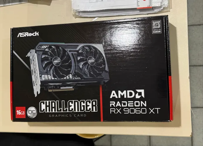RX 9060 XT 16gb **Lacrada**