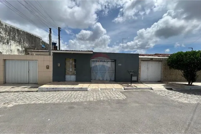 Casa 3 quartos com suíte na Santa Lúcia perto da principal do Cleto