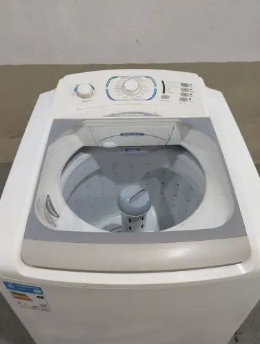 Máquina de lavar Eletrolux 12 kilos bem conservadoa