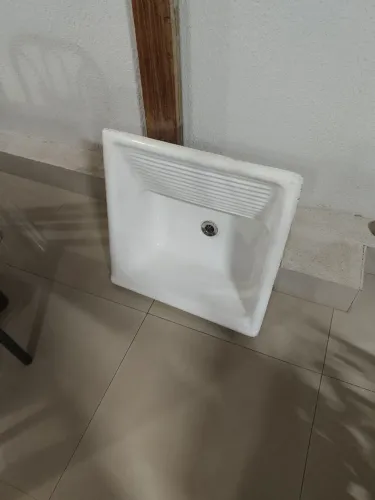 Tanque de lavar roupa (cerâmica).