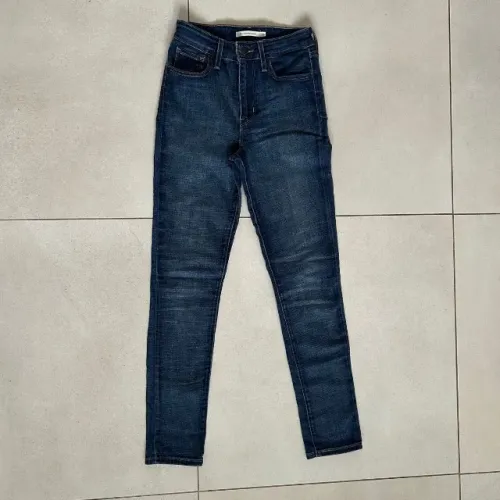 calça jeans skinny levis