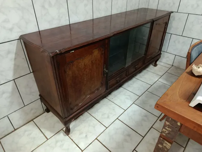 Buffet Antigo em Madeira Maciça com Cristaleira - 2,00 m