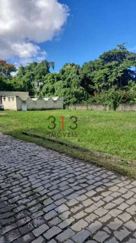 Terreno com 180 m2 em localizacao privilegiada na Estrada do Pontal logo apos o Condominio