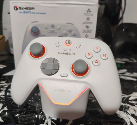 Gamesir nova lite 2 - controle sem fio para PC com hall effect nos analógicos e gatilhos .