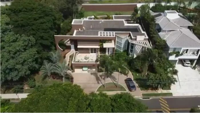 Belíssima Casa à venda no condomínio Loteamento Alphaville Campinas, com 630m2 de construç