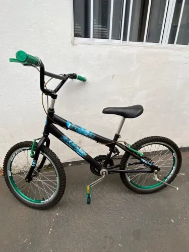 Bicicleta infantil tema hulk