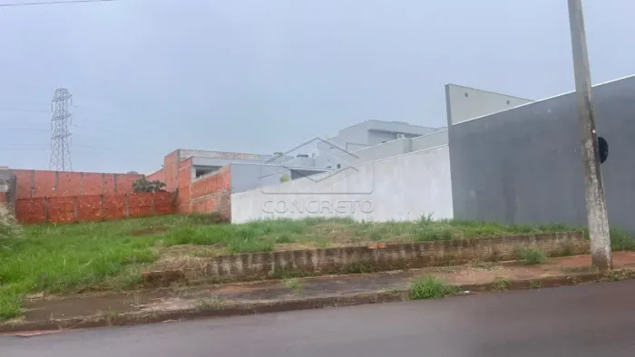 Terreno no Jardim Itamaraty (perto do lago)