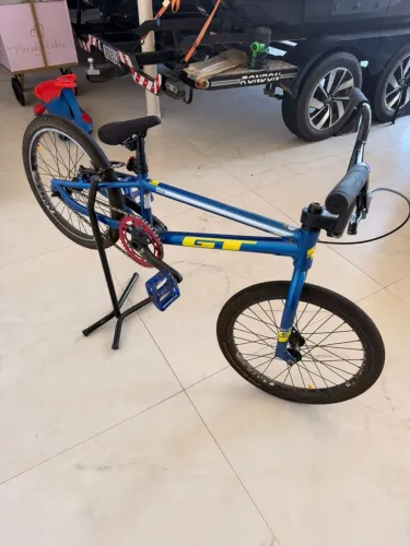 BMX GT semi nova!!! Pra desocupar espaço!!