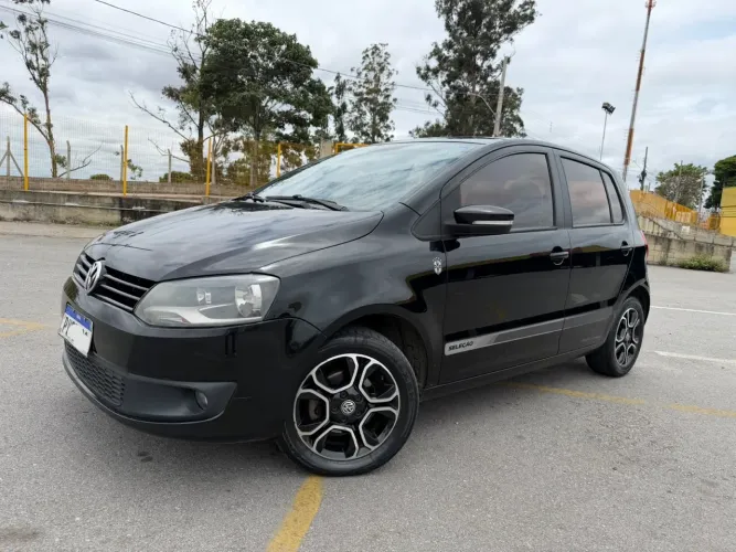Volkswagen Fox Selecao 1.0 Total Flex 8V 5P 2014