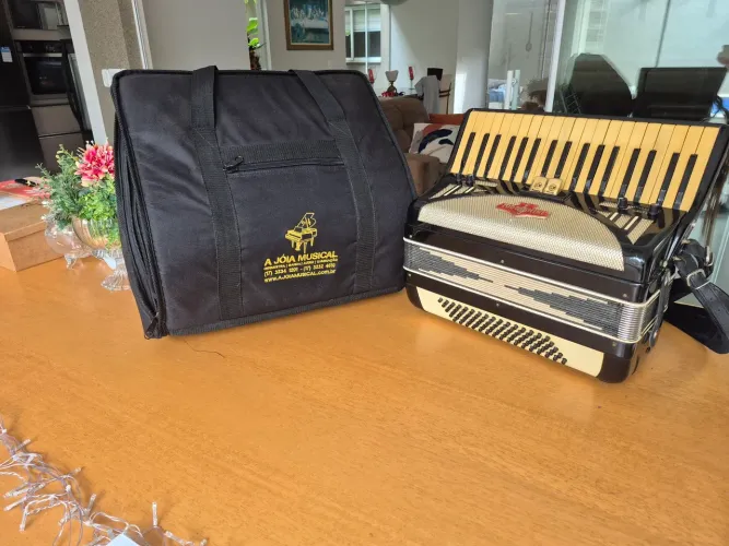 Acordeon Todeschini 80 baixos