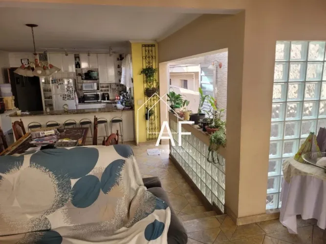 Casa para Venda em Osasco, 3 quartos, 1 suíte, 4 vagas de garagem, 200 m²